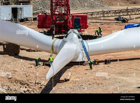 Construction of wind turbine Stock Photo - Alamy