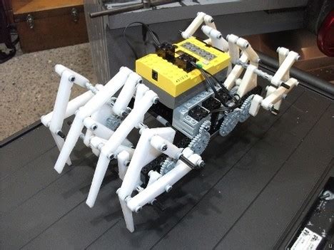 Lego Spider Robot | Ubergizmo