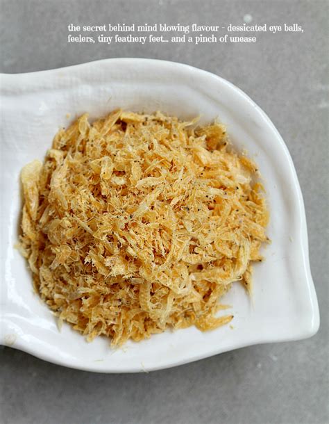 singapore shiok!: serundeng (spiced grated coconut)