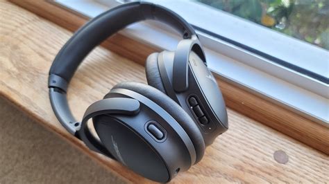 Bose QuietComfort 45 vs. Bose QuietComfort 35 II: Which Bose noise-cancelling headphones are ...