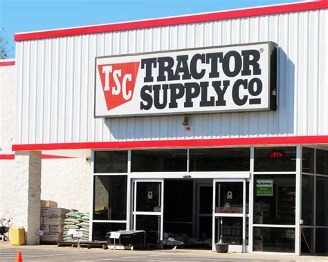 Tractor Supply falls 6% after late spring impacts Q1 results (NASDAQ:TSCO) | Seeking Alpha