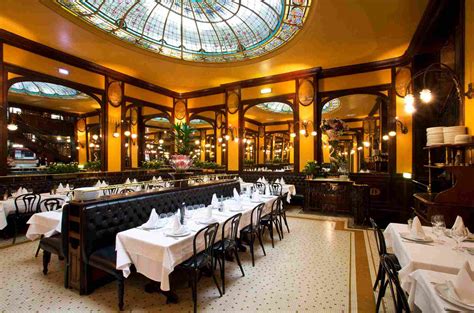 The 11 Best Restaurants Open for Christmas in Paris