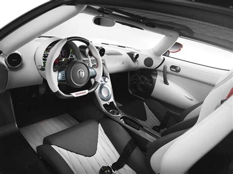 Interiors Exposed: How The Koenigsegg Agera Manages To Stay Luxurious While On A Diet | CarBuzz