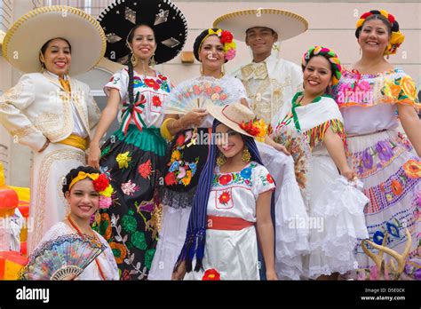 Girls in traditional Mexican costume at Carnival, Veracruz, Mexico ...