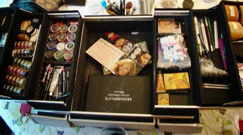 Building a Beginner Makeup Artist Kit: What's In My Kit!