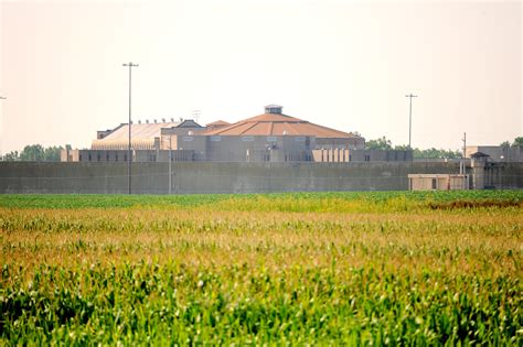 dixon correctional center Archives - Illinois Newsroom