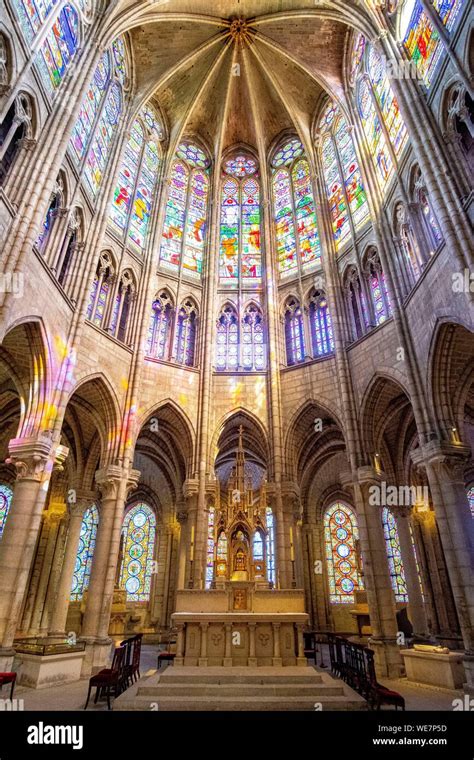 Saint denis cathedral hi-res stock photography and images - Alamy