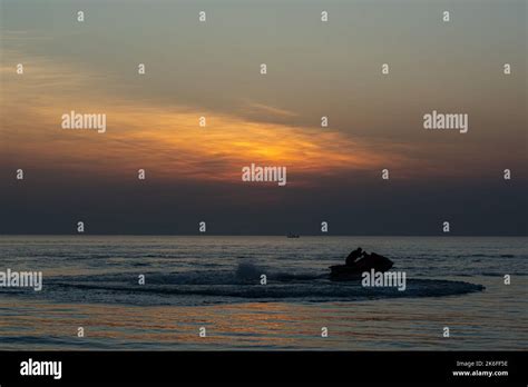 Sunset at the world's longest beach of Cox's Bazar, Bangladesh Stock ...