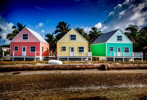 Colorful Bahama Beach Houses - RNnetwork - Travel Nursing Blog