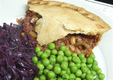 Jenny Eatwell's Rhubarb & Ginger: Corned Beef Pie - plain storecupboard ...