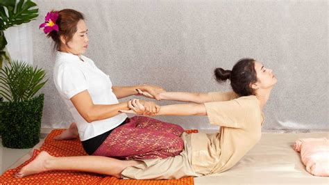 Massage Therapists Explain How Thai Massage Helps Reduce Pain