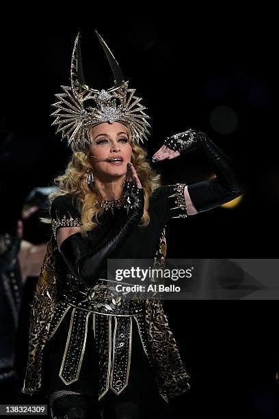 Madonna Super Bowl Photos and Premium High Res Pictures - Getty Images