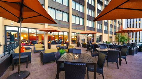 Courtyard by Marriott Denver Cherry Creek – Denver, CO | Luxury 3 Star Hotel