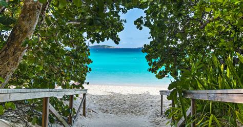 Underwater National Park in Trunk Bay - The Virgin Islands