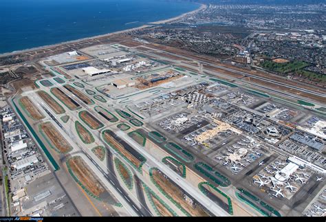 Los Angeles Airport - Large Preview - AirTeamImages.com