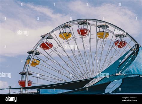 ferris wheel at santa monica pier Stock Photo - Alamy