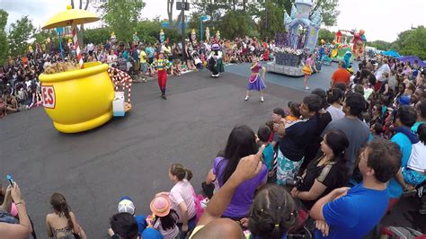 Sesame Place parade, June 2015, gopro hero4 black - YouTube