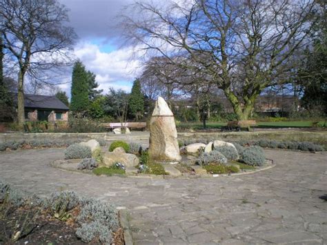 Garden of Tranquility © Gerald England cc-by-sa/2.0 :: Geograph Britain and Ireland