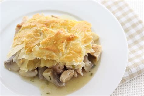 How to Make Chicken and Mushroom Pie: 9 Steps (with Pictures)