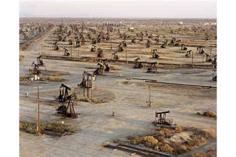 Edward Burtynsky "Oil"