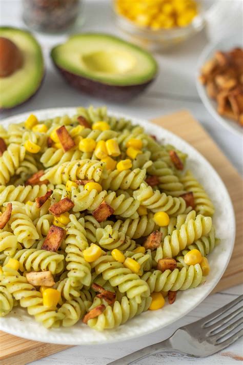 Vegan Avocado Pasta with Tofu Bacon | The Green Loot