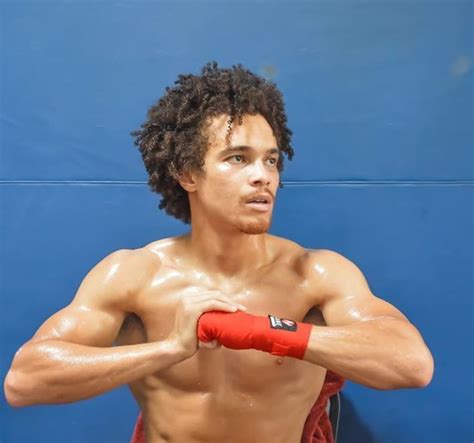 Boxer Blair "The Flair" Cobbs goes from homeless to belt holder | KSNV