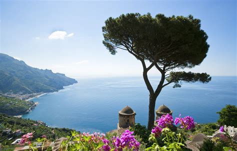 Hiking Tour in Italy; Amalfi Coast; Positano, Ravello, Capri