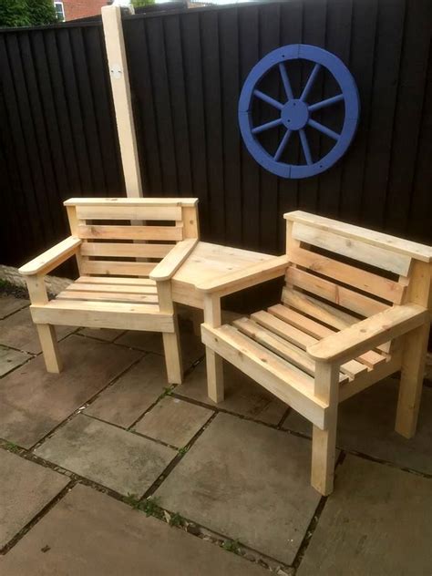 Wood Pallet Outdoor Chair and Sofa | 101 Pallets