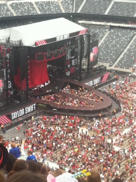 Taylor Swift Red Tour Stage