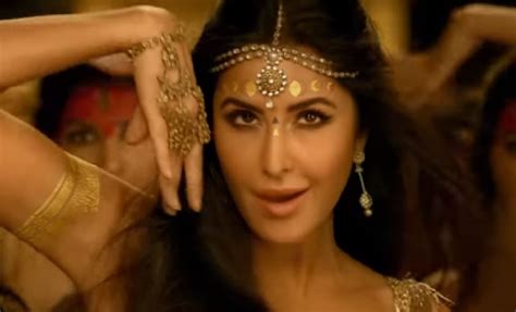 Watch: Thugs of Hindostan song Manzoor-e-Khuda features Katrina Kaif in an all gold avatar ...