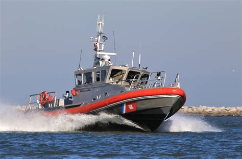 Coast Guard Safety Requirements for Boats 16–26 Feet