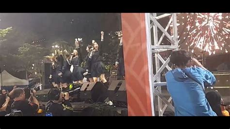 JKT48 - Heavy Rotation - YouTube