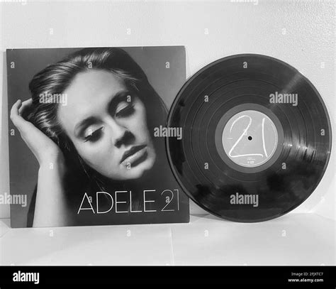 Adele 21 album hi-res stock photography and images - Alamy