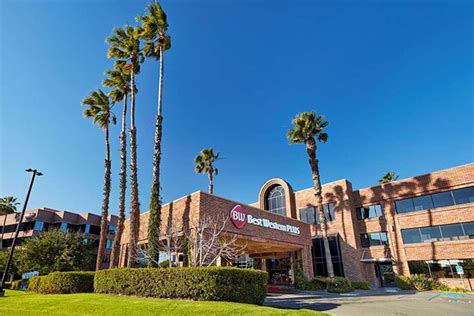 BEST WESTERN PLUS MERIDIAN INN & SUITES, ANAHEIM-ORANGE $101 ($̶1̶2̶9̶) - Updated 2023 Prices ...