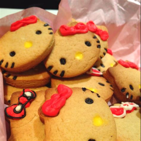 Hello kitty cookies from http://www.facebook.com/bunnykitchens | Hello ...