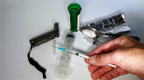 Identifying Heroin Paraphernalia: Foil, Spoons, Syringe - Addiction Resource