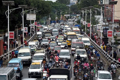 Why are Kathmandu’s traffic jams notorious?