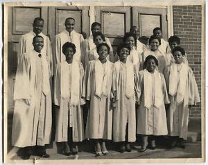 AFRICAN AMERICAN GROUP PHOTO CHURCH CHOIR POSED IN CHOIR ROBES. | eBay