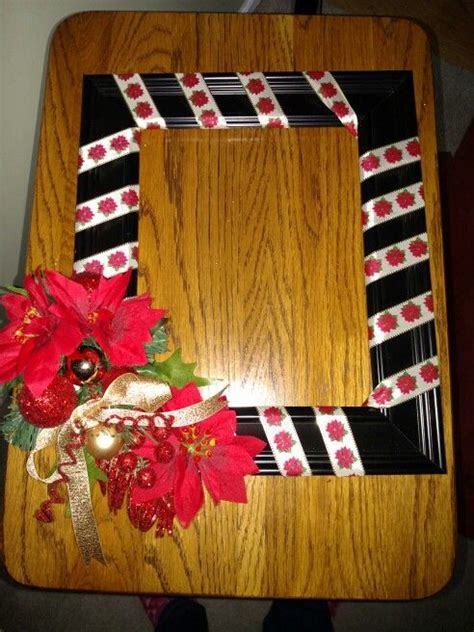 Framing poinsettias | Crafts, Poinsettia, Decor