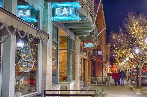 15 Best Things to Do in Lawrence (Kansas) - The Crazy Tourist