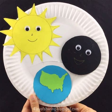 Solar Eclipse Craft | Paper plate crafts for kids, Lion craft, Flower ...