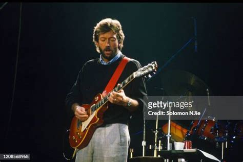 25 Eric Clapton Les Paul Photos Stock Photos, High-Res Pictures, and Images - Getty Images