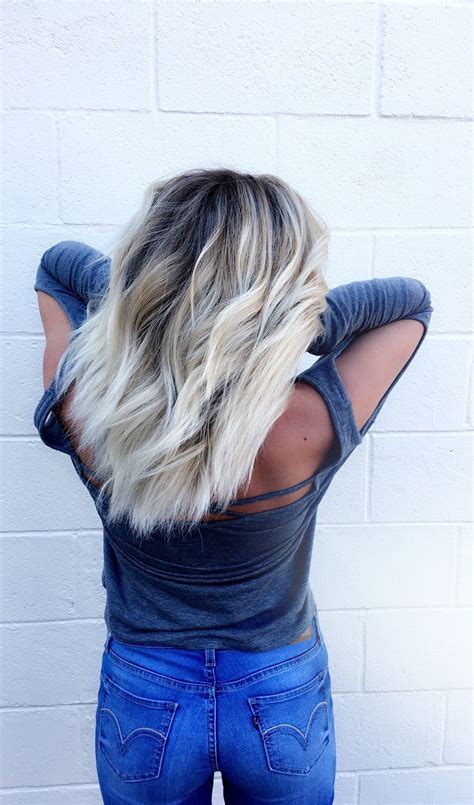 Short Platinum Hair Dark Roots / 31 Cool Balayage Ideas for Short Hair ...