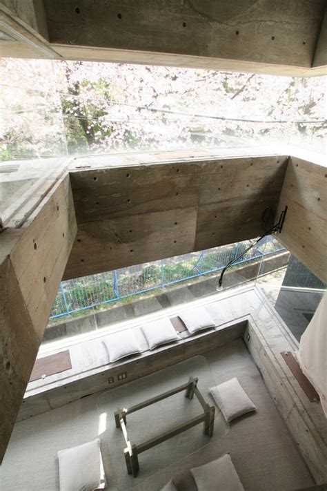 Oriel Window House / Shinsuke Fujii Architects | ArchDaily