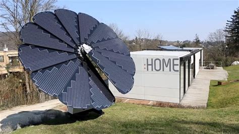 This Flower-Shaped Solar Panel Array Follows The Sun | Solar panels ...