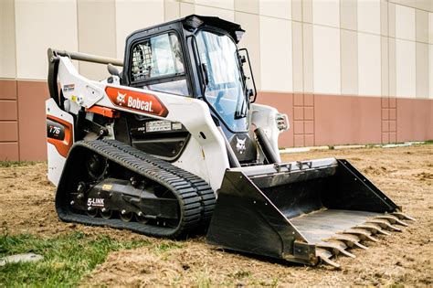 Bobcat’s new R-Series skid-steers and CTLs are its toughest and most ...