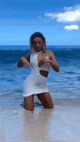 Hot Girls Fail Too (15 GIFs)