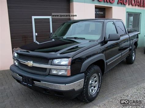 2005 Chevrolet Silverado - Car Photo and Specs