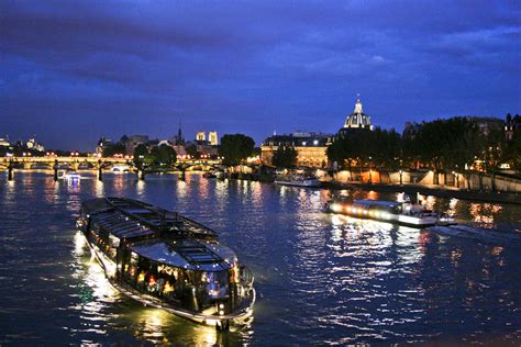 Seine River – The Heart And Soul Of Paris | TravelVivi.com