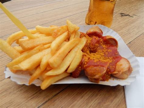 The Best Currywurst in Berlin? What is Currywurst? And where to FIND it! | A German Girl in America